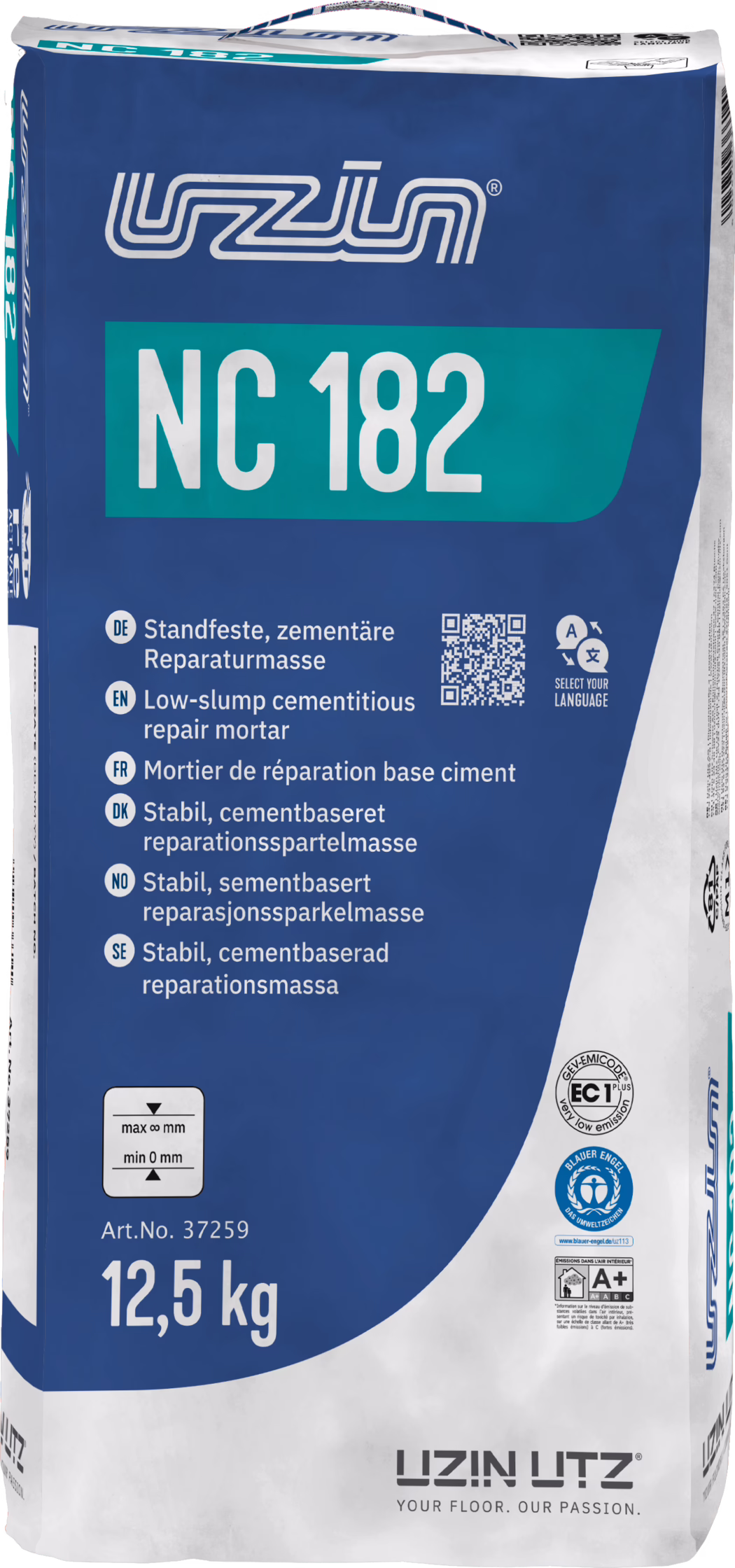 UZIN_Dummy_NC 182-12,5kg_2025-09 Blåvit 12,5 kg påse UZIN UTZ NC 182, cementbaserat reparationsbruk med låg släppning; stor NC 182-etikett, produktbeskrivningar på flera språk, QR-kod, certifieringslogotyper (EC1, Blue Angel, A+), art.nr. 37259, bärhandtag upptill och varumärkeslogotyp.